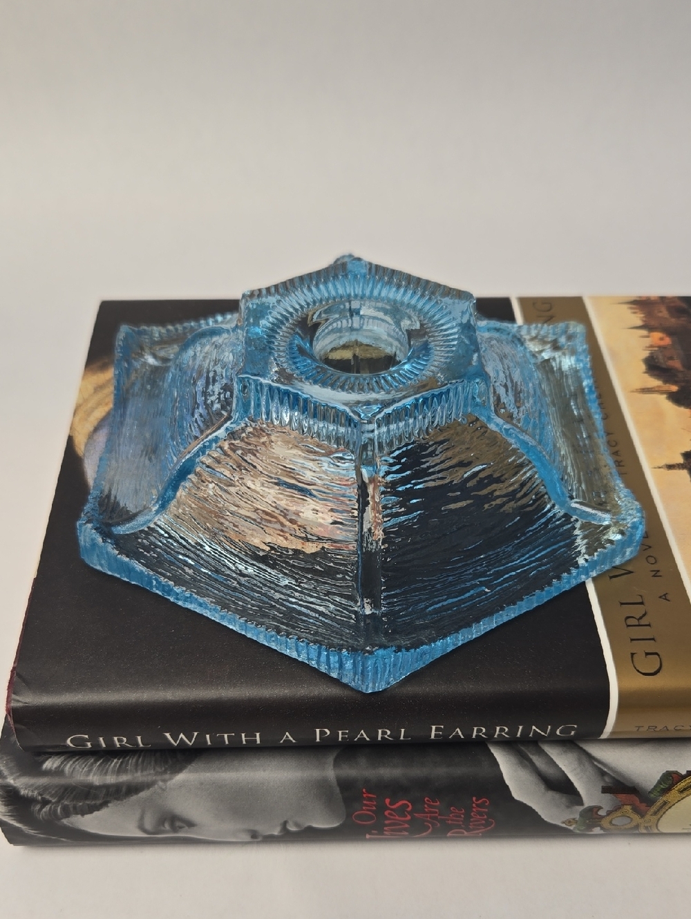 Vintage L.E. Smith Glass MCM Pagoda Candleholder in Ice Blue